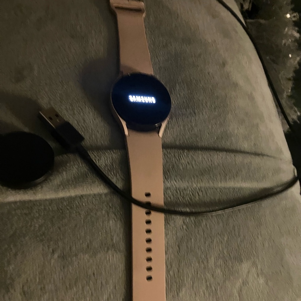 Samsung Galaxy Smartwatch with Pink Band - Picture 2 of 5